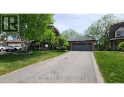 376 WAKEFIELD PLACE, Newmarket, Ontario