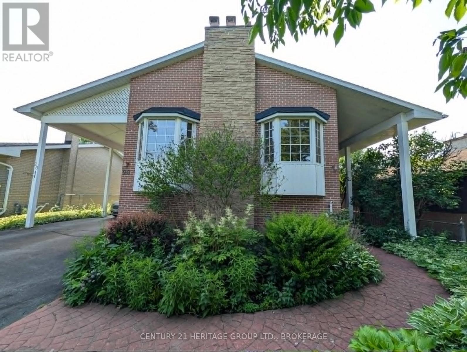 20 Oakridge Avenue, Kingston, Ontario  K7L 4S9 - Photo 1 - X13432856