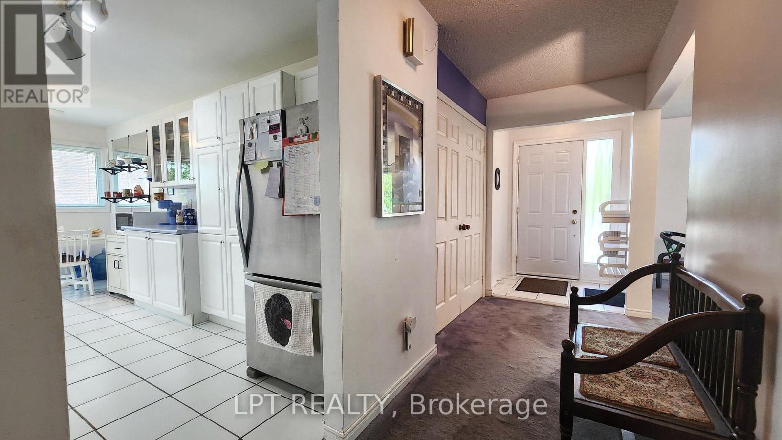376 Wakefield Place, Newmarket, Ontario  L3Y 6N6 - Photo 8 - N13412792