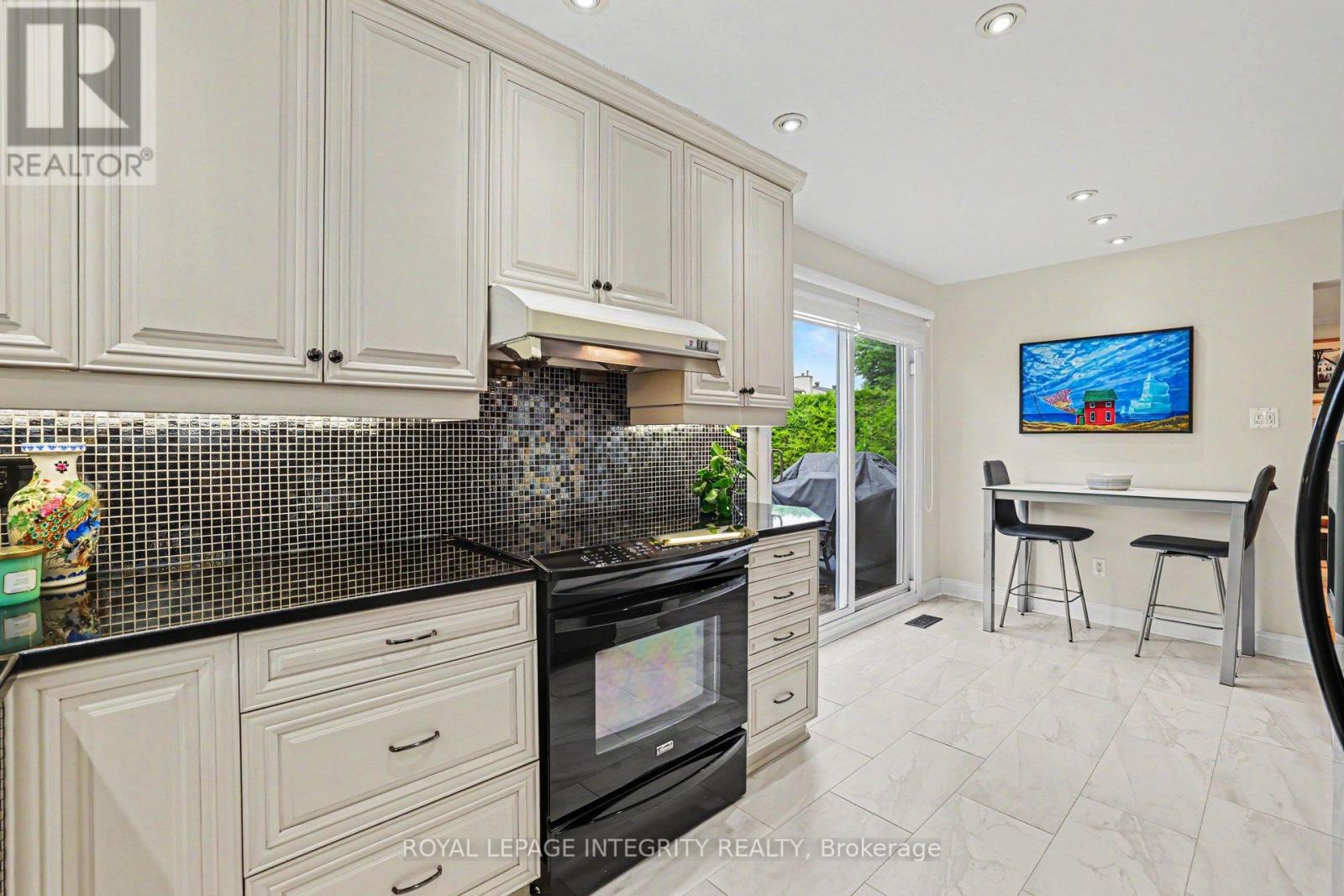 1642 Champneuf Drive, Ottawa, Ontario  K1C 4W1 - Photo 20 - X13435200