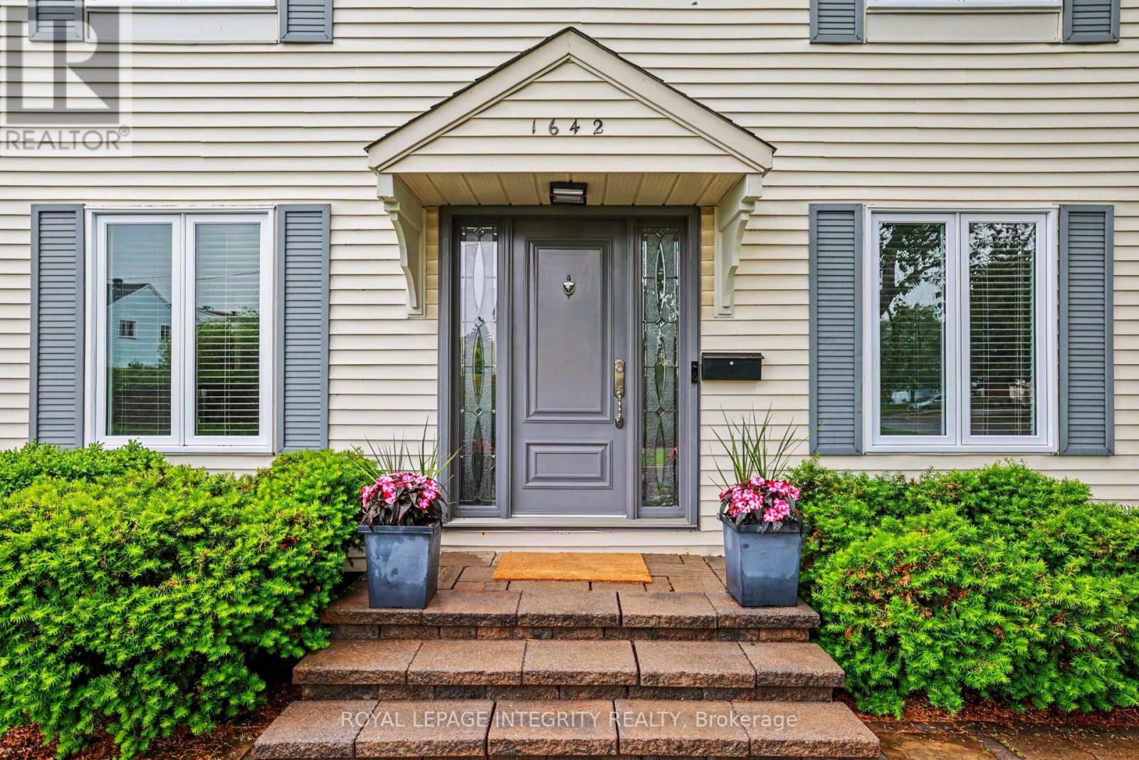 1642 Champneuf Drive, Ottawa, Ontario  K1C 4W1 - Photo 7 - X13435200