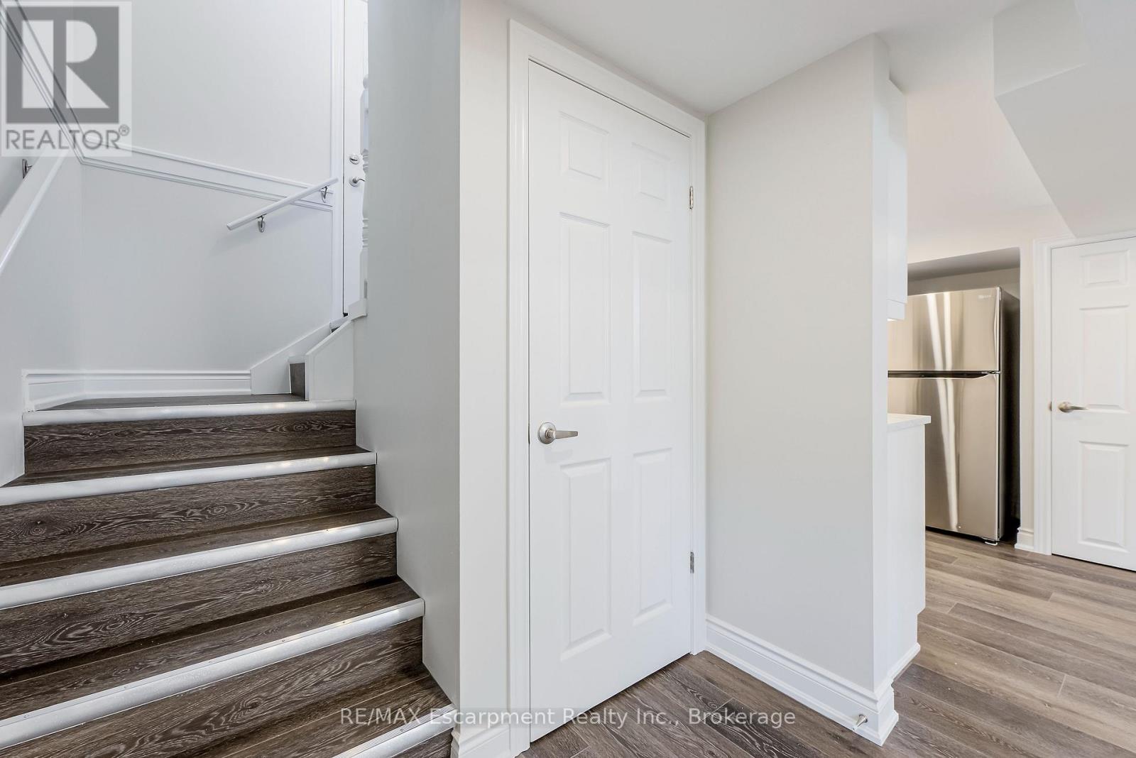 2 - 325 East 32nd Street, Hamilton, Ontario  L8V 3S8 - Photo 2 - X13435164