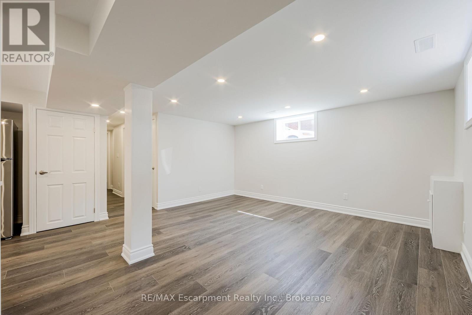 2 - 325 East 32nd Street, Hamilton, Ontario  L8V 3S8 - Photo 3 - X13435164