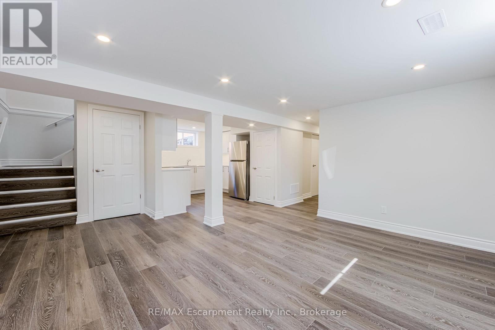 2 - 325 East 32nd Street, Hamilton, Ontario  L8V 3S8 - Photo 5 - X13435164