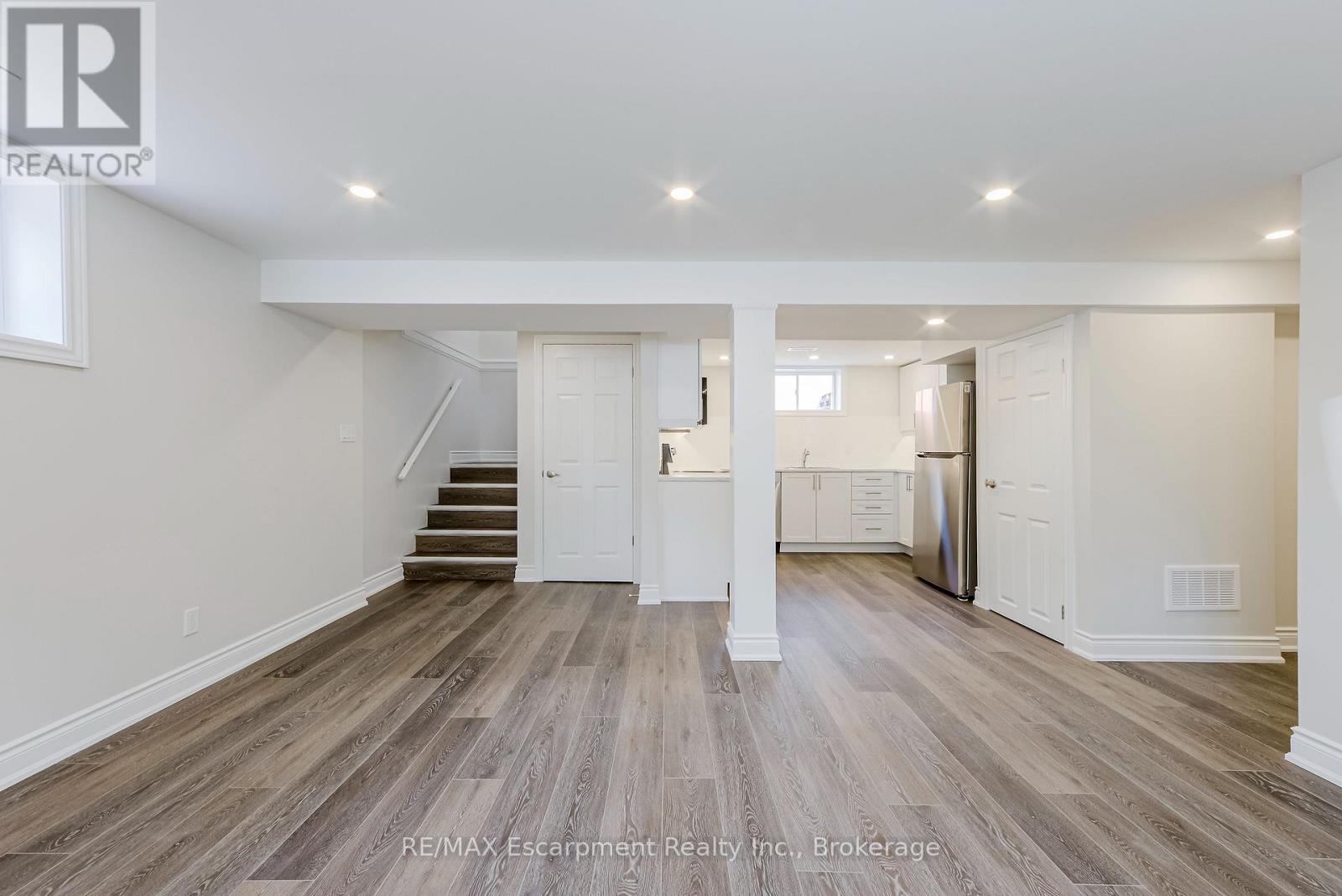 2 - 325 East 32nd Street, Hamilton, Ontario  L8V 3S8 - Photo 6 - X13435164