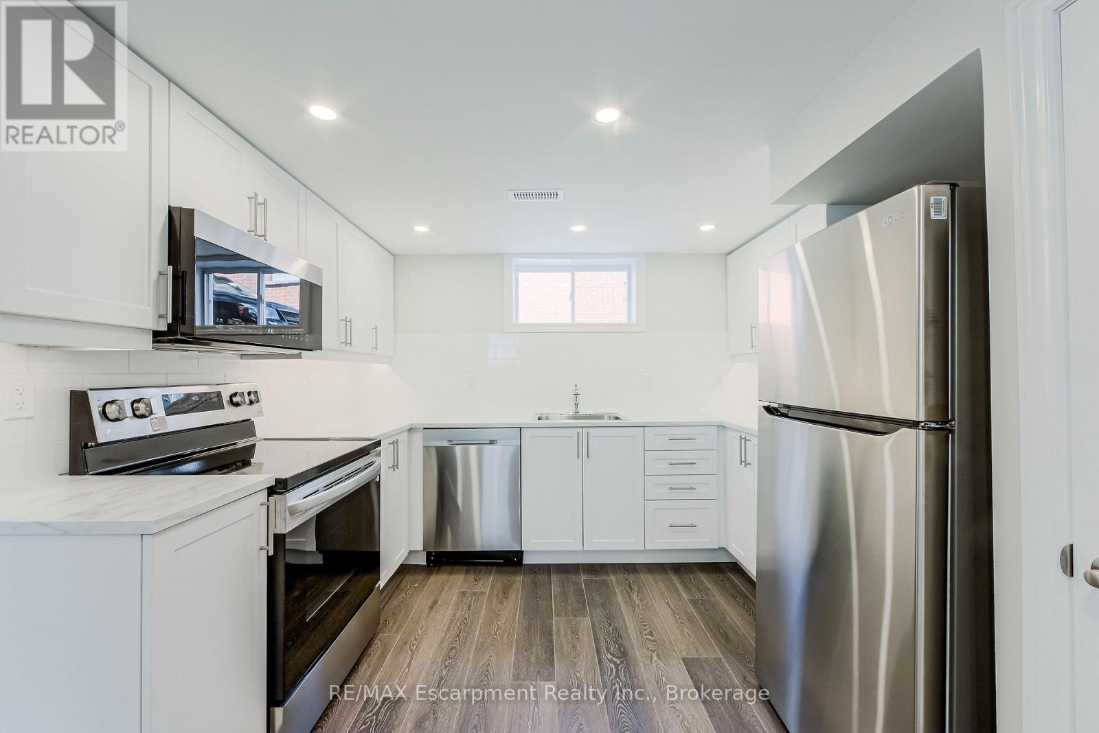 2 - 325 East 32nd Street, Hamilton, Ontario  L8V 3S8 - Photo 9 - X13435164