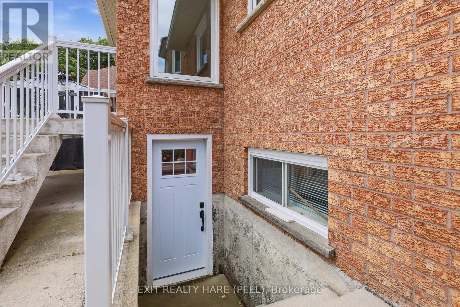 14 Warrington Court, Brampton, Ontario  L6W 4G7 - Photo 39 - W13432454
