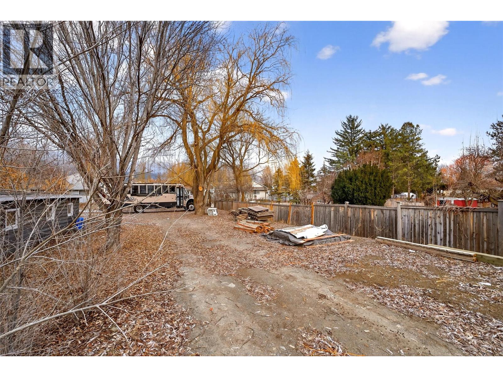 2135 Merritt Avenue, Merritt, British Columbia  V1K 1B8 - Photo 2 - 10390830