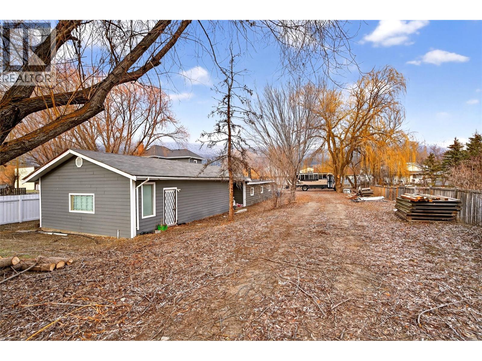 2135 Merritt Avenue, Merritt, British Columbia  V1K 1B8 - Photo 3 - 10390830