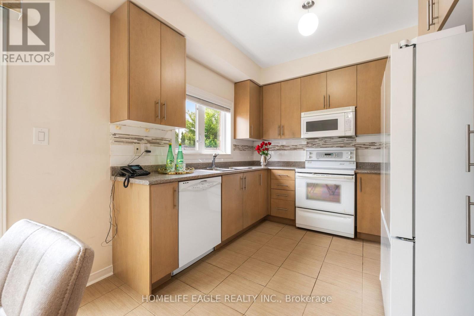 19 Gentile Circle, Vaughan, Ontario  L4H 3N3 - Photo 8 - N13435128
