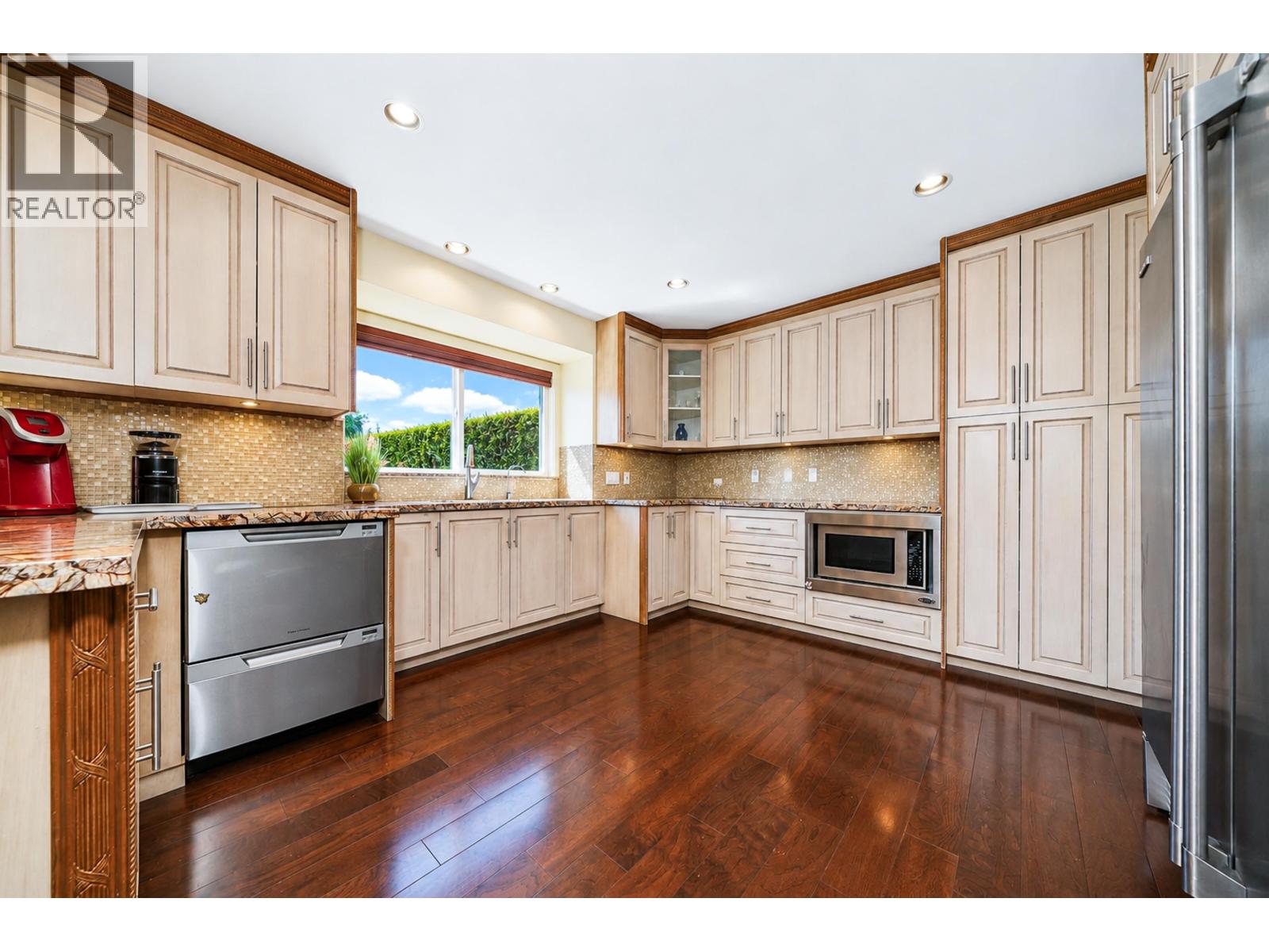 8231 Sunnywood Drive, Richmond, British Columbia  V6Y 3G4 - Photo 11 - R3134881