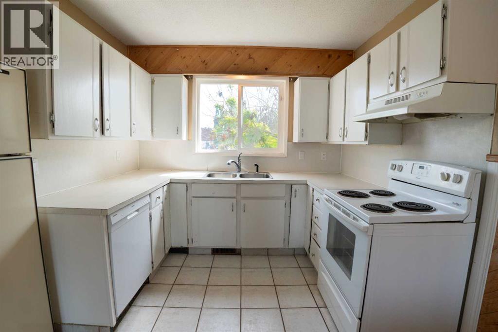 10012 79 Avenue, Grande Prairie, Alberta  T8V 4E8 - Photo 5 - A2318943