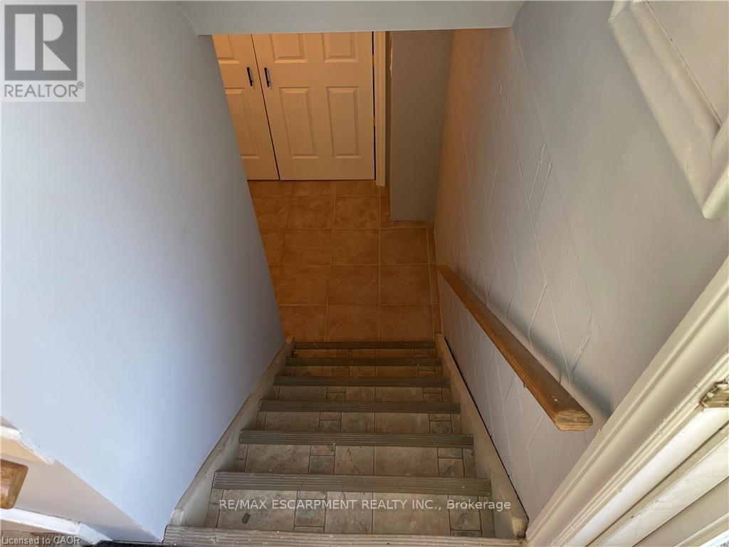 Lower - 26 Stewart Avenue, Thorold, Ontario  L2V 2W7 - Photo 13 - X13435194