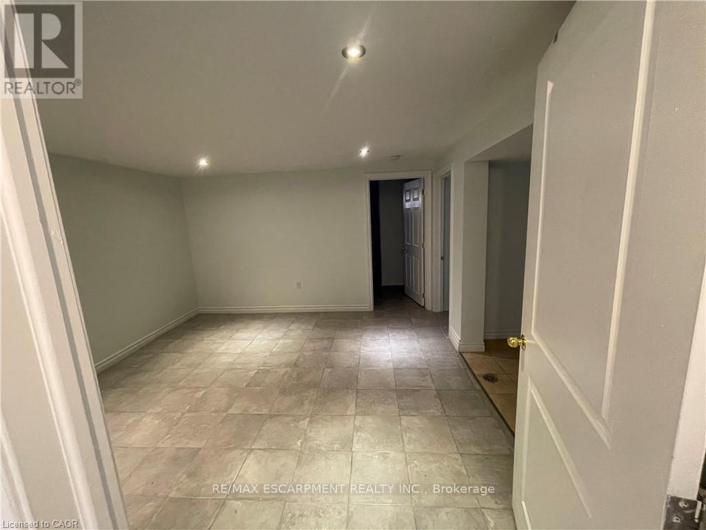 Lower - 26 Stewart Avenue, Thorold, Ontario  L2V 2W7 - Photo 14 - X13435194