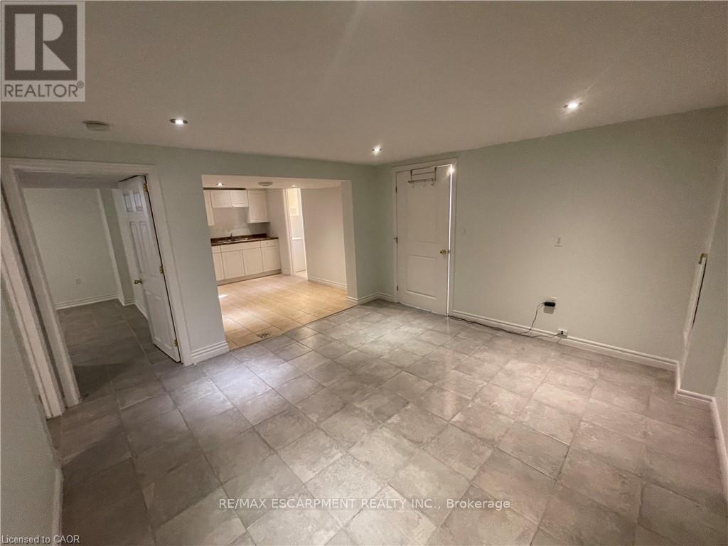 Lower - 26 Stewart Avenue, Thorold, Ontario  L2V 2W7 - Photo 16 - X13435194