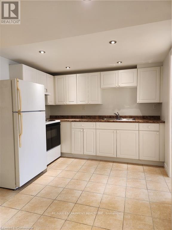Lower - 26 Stewart Avenue, Thorold, Ontario  L2V 2W7 - Photo 2 - X13435194