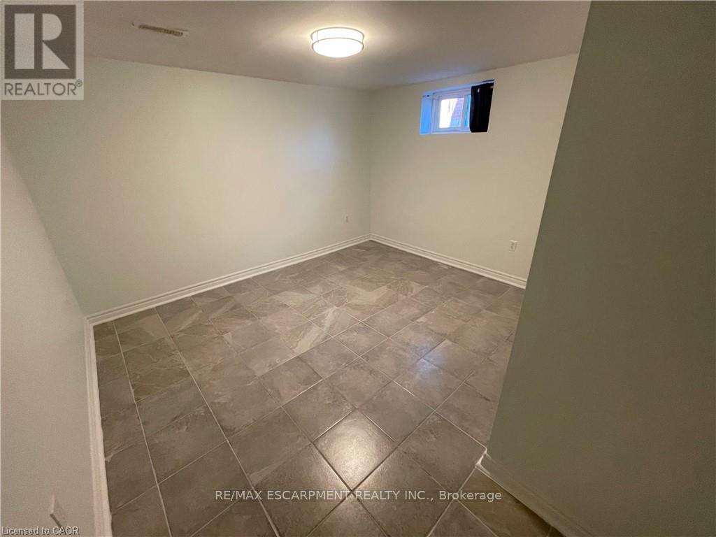 Lower - 26 Stewart Avenue, Thorold, Ontario  L2V 2W7 - Photo 21 - X13435194