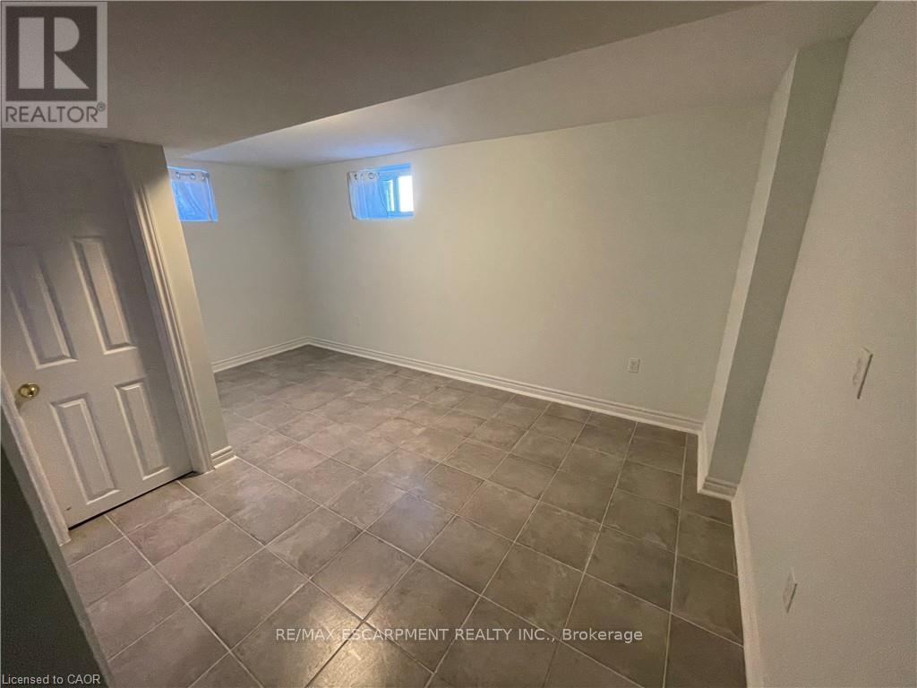 Lower - 26 Stewart Avenue, Thorold, Ontario  L2V 2W7 - Photo 23 - X13435194