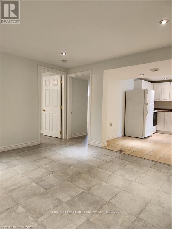 Lower - 26 Stewart Avenue, Thorold, Ontario  L2V 2W7 - Photo 24 - X13435194