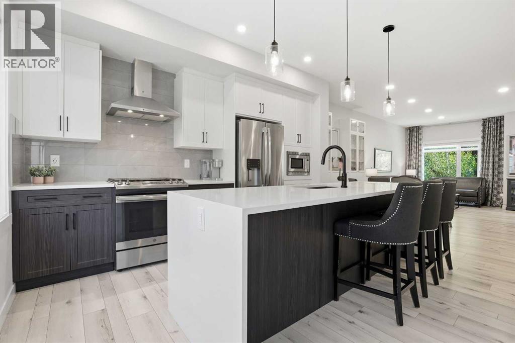 808 Greenbriar Common Nw, Calgary, Alberta  T3B 6J2 - Photo 3 - A2319975