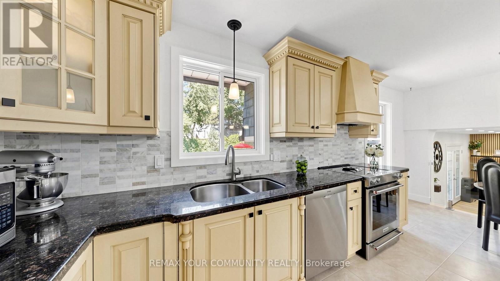 5 Coral Harbour Crescent, Markham, Ontario  L3T 2Z8 - Photo 12 - N13421064