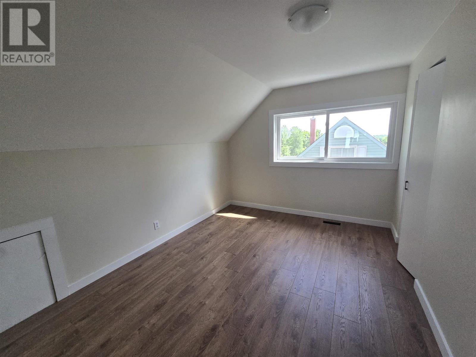 248 Hillside Dr S, Elliot Lake, Ontario  P5A 1N5 - Photo 10 - SM261417