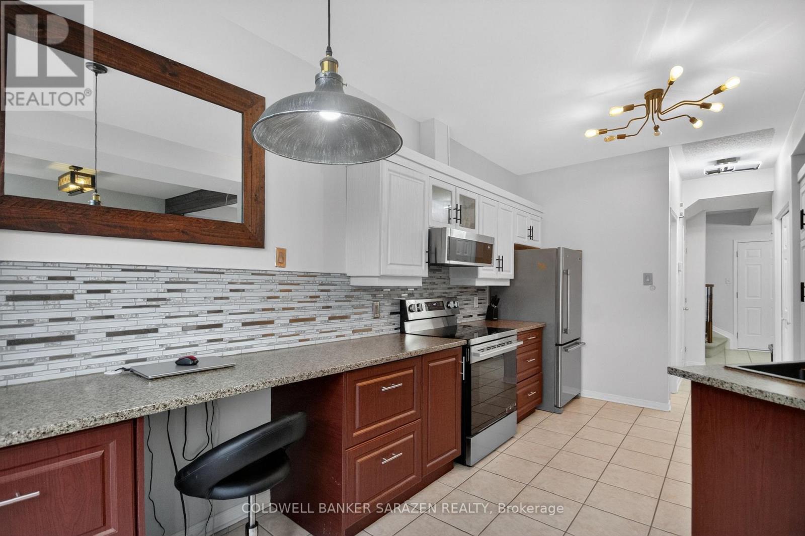 3 Castle Glen Crescent, Ottawa, Ontario  K2L 4G9 - Photo 5 - X13435228