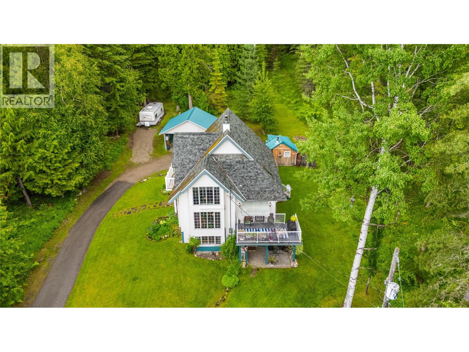 16096 Crawford Creek Road, Crawford Bay, British Columbia  V0B 1E0 - Photo 2 - 10391131