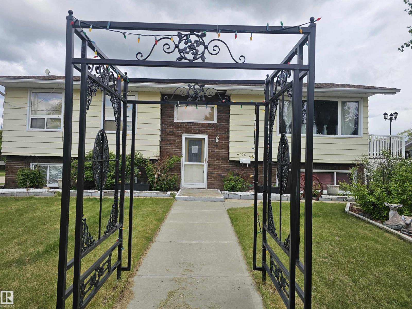 4732 46 ST, Onoway, Alberta