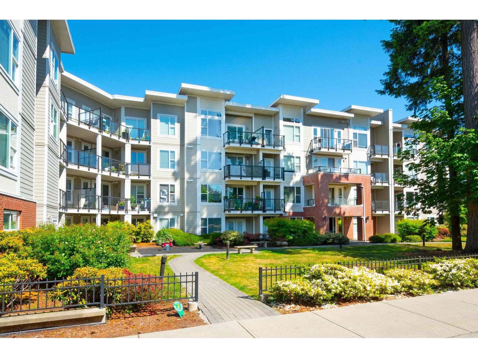 304 15956 86a Avenue, Surrey, British Columbia  V4N 6N8 - Photo 3 - R3135070