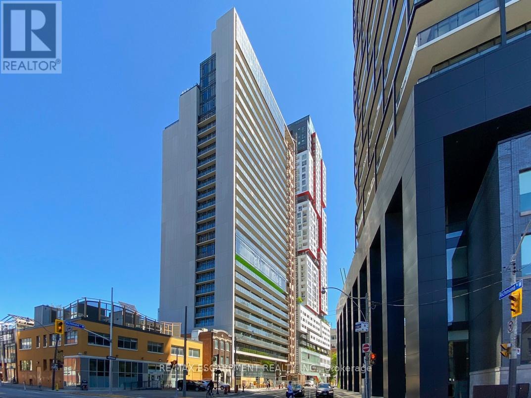 2116 - 330 Richmond Street W, Toronto, Ontario  M5V 1X2 - Photo 2 - C13435162