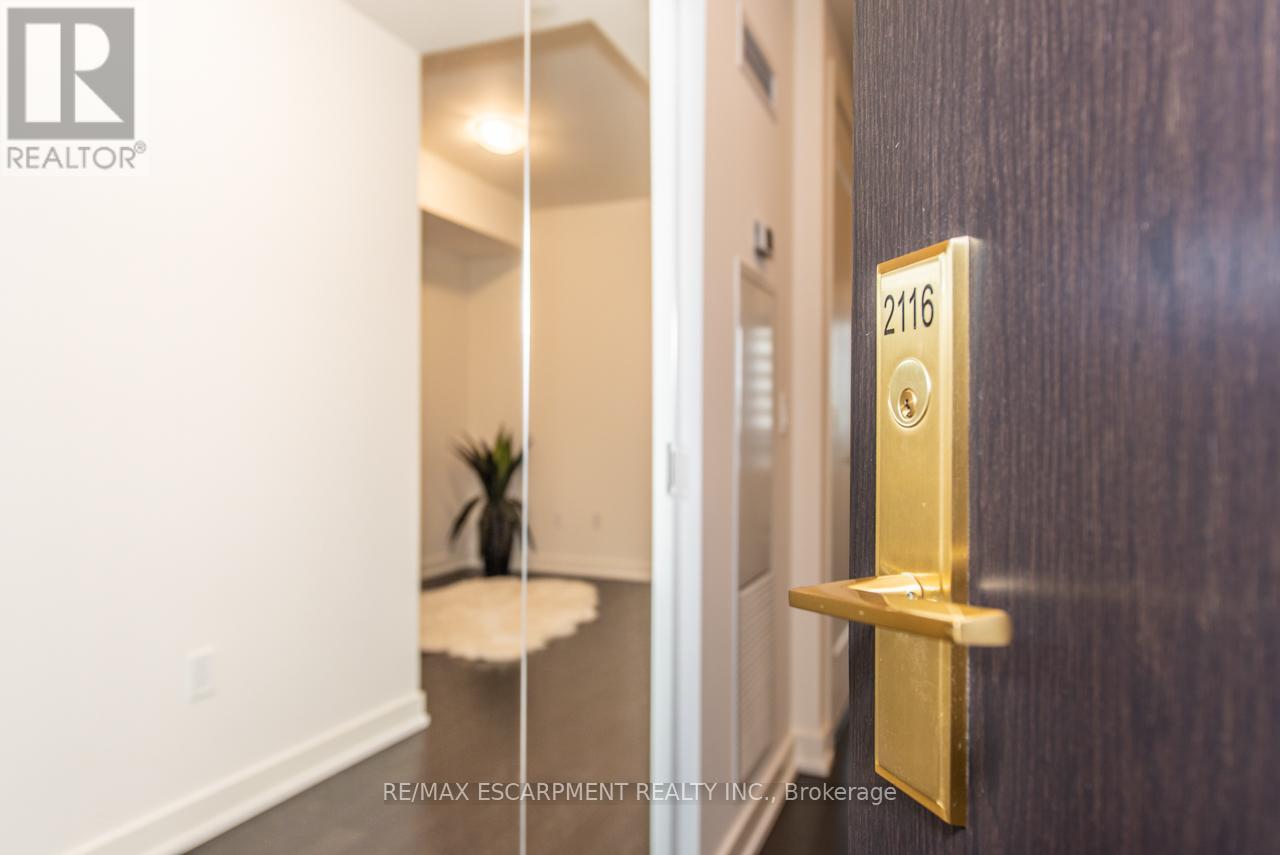 2116 - 330 Richmond Street W, Toronto, Ontario  M5V 1X2 - Photo 4 - C13435162