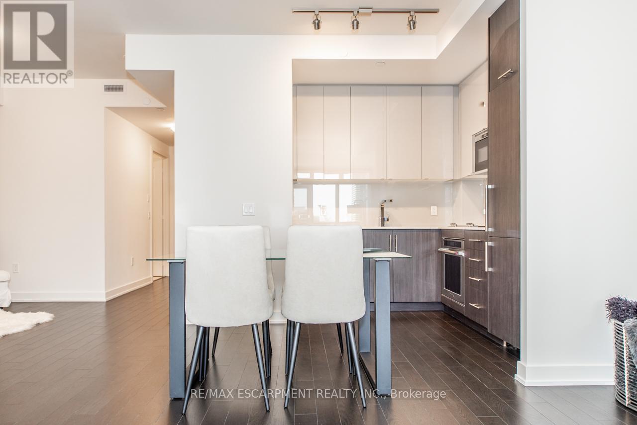 2116 - 330 Richmond Street W, Toronto, Ontario  M5V 1X2 - Photo 17 - C13435162