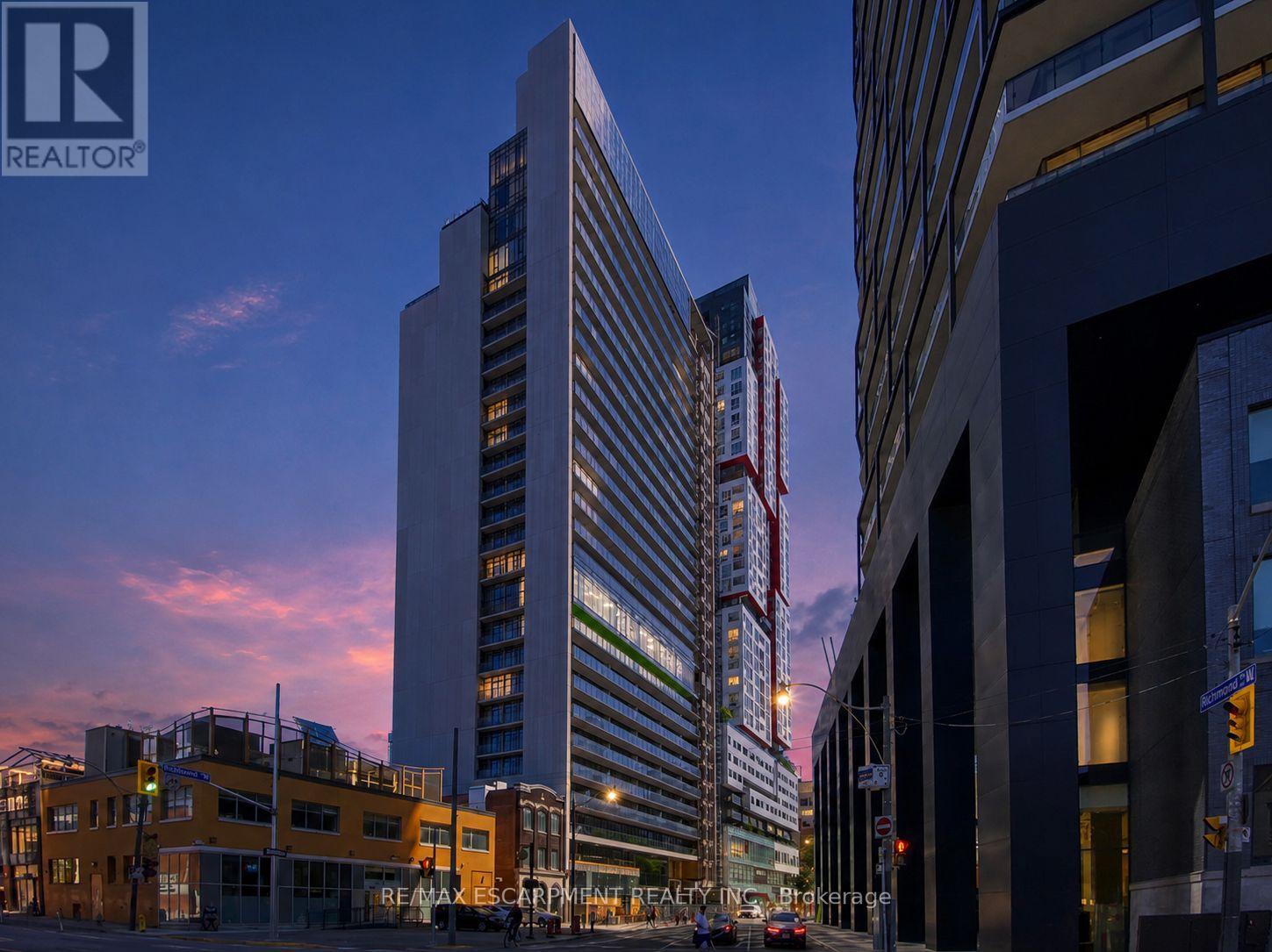 2116 - 330 RICHMOND STREET W, Toronto, Ontario