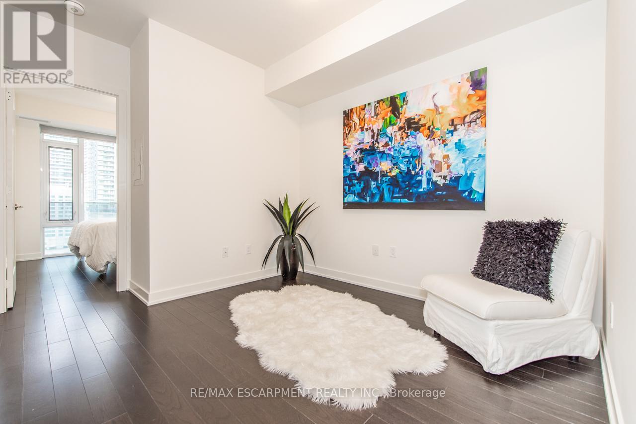 2116 - 330 Richmond Street W, Toronto, Ontario  M5V 1X2 - Photo 8 - C13435162