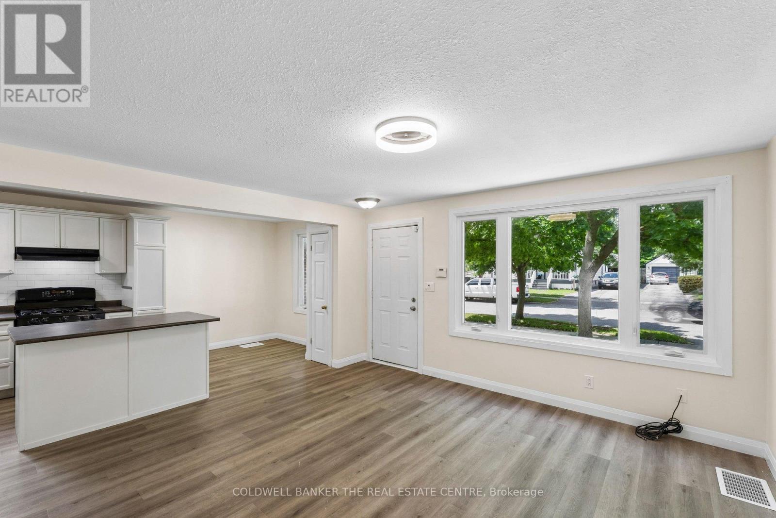 142 Harley Street, London East, Ontario  N5Y 2C2 - Photo 3 - X13435212