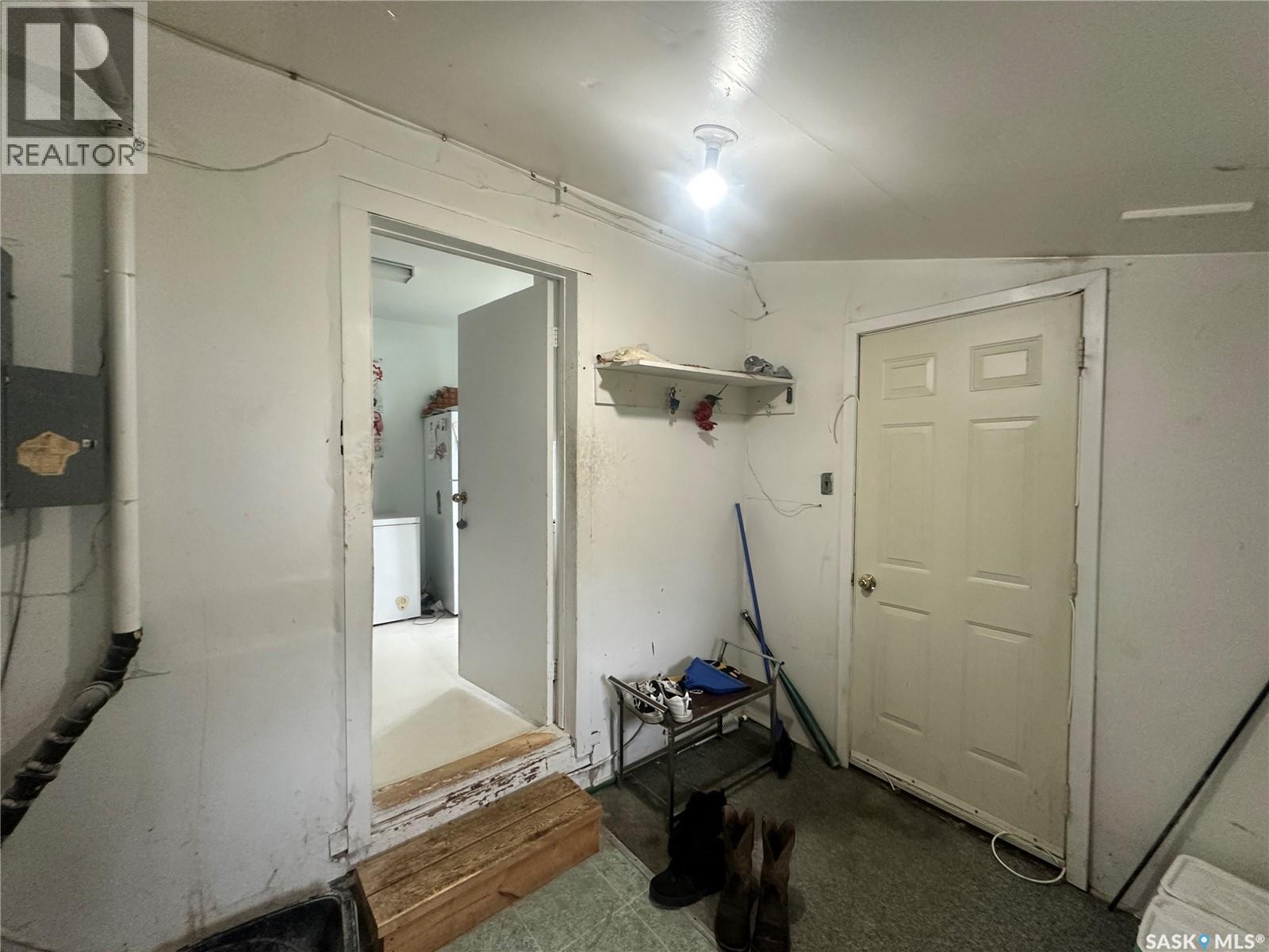 517 7th Street E, Wynyard, Saskatchewan  S0A 4T0 - Photo 3 - SK039092