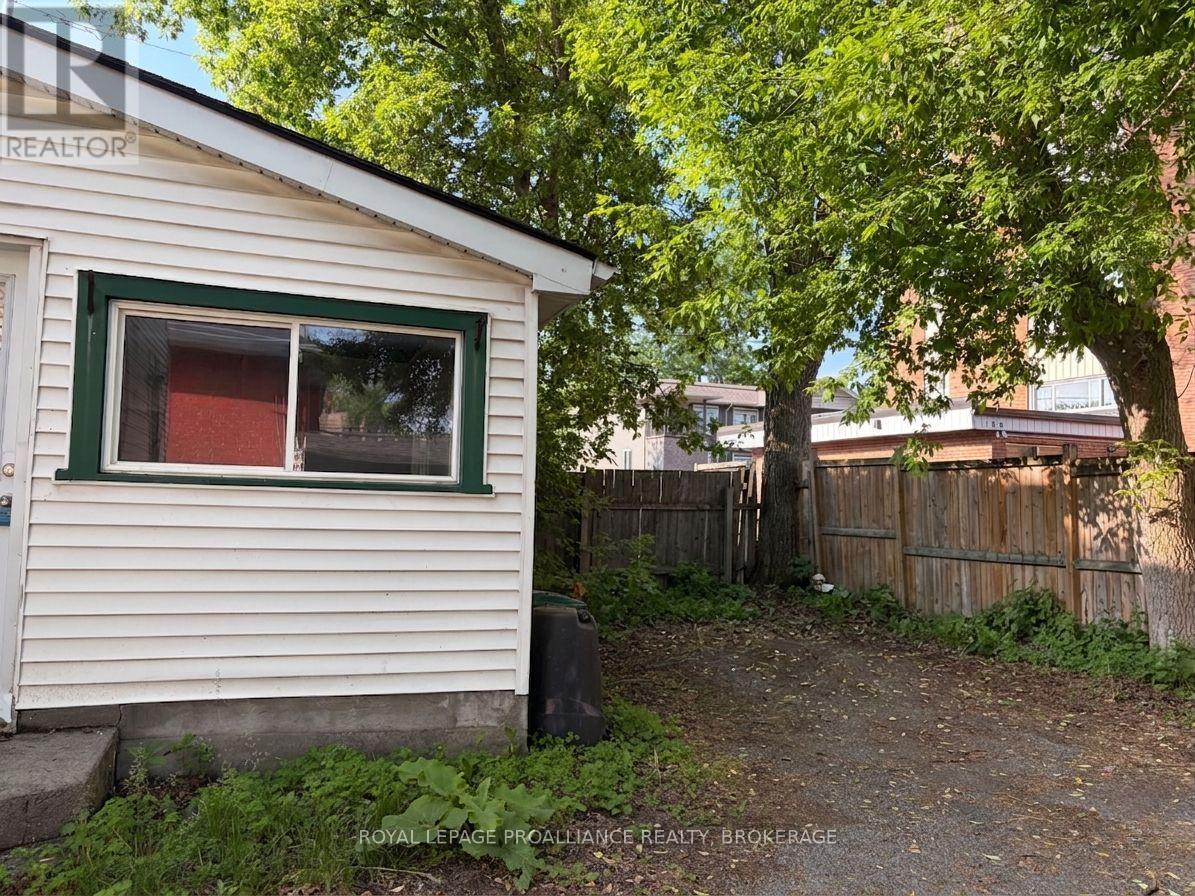 359 Division Street, Kingston, Ontario  K7K 4A4 - Photo 5 - X13430168