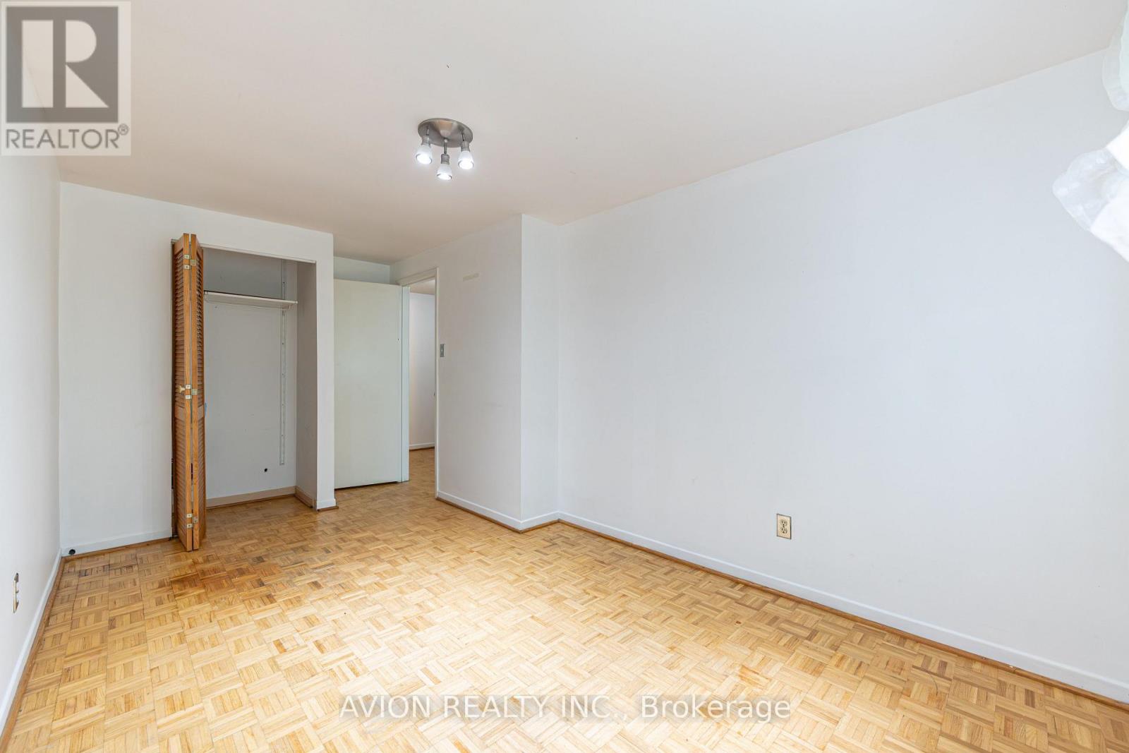 241 Weldrick Road W, Richmond Hill (North Richvale), Ontario  L4C 5J2 - Photo 23 - N13435242