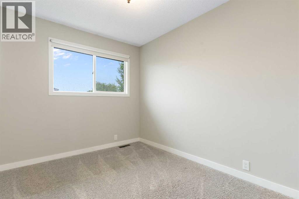 25 Bermuda Place, Calgary, Alberta  T3K 1H4 - Photo 14 - A2317350