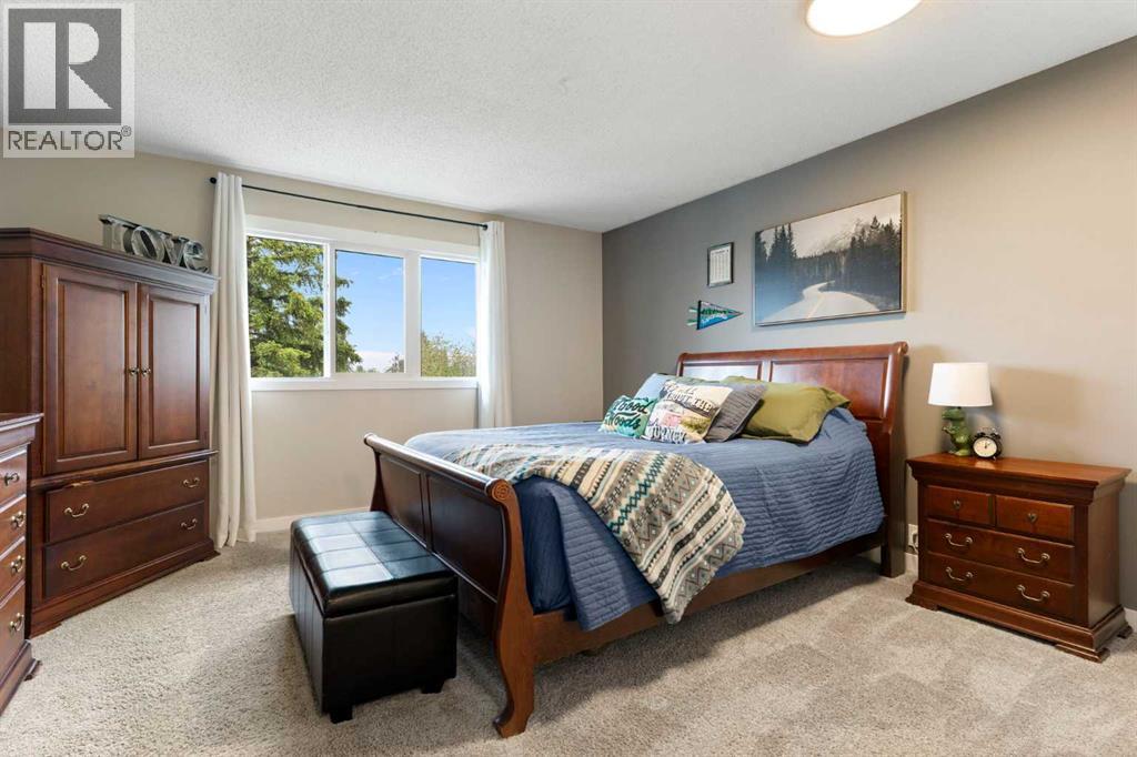 25 Bermuda Place, Calgary, Alberta  T3K 1H4 - Photo 12 - A2317350