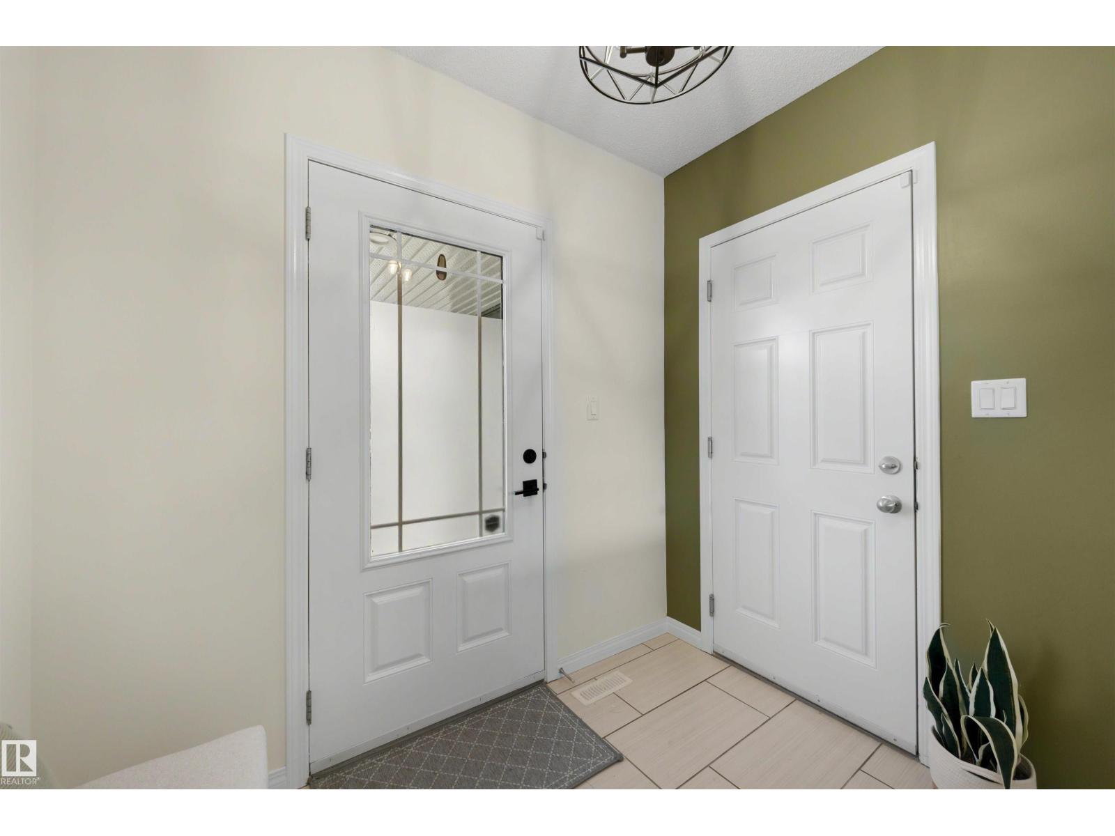 2132 Cassidy Wd SW, Edmonton, Alberta  T6W 3E1 - Photo 2 - E4493252