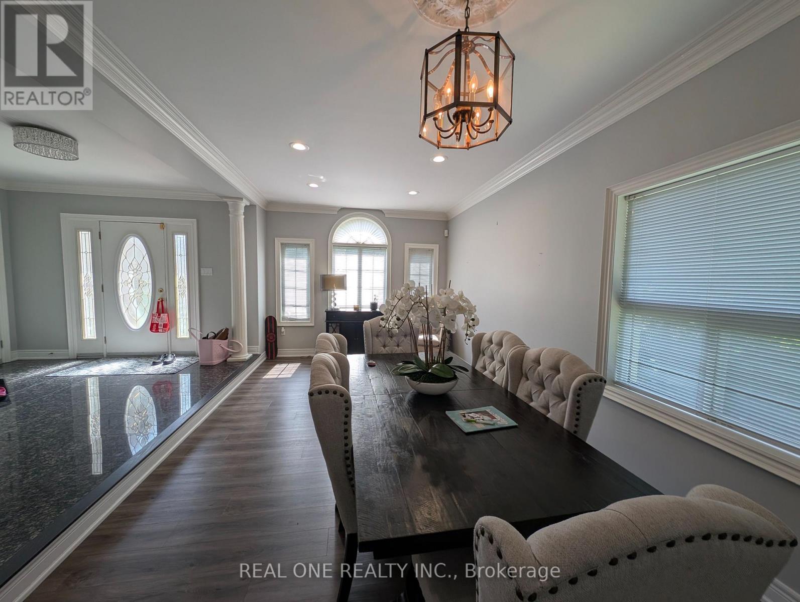 162 Golden Meadow Road N, Barrie, Ontario  L4N 8P2 - Photo 2 - S13423696