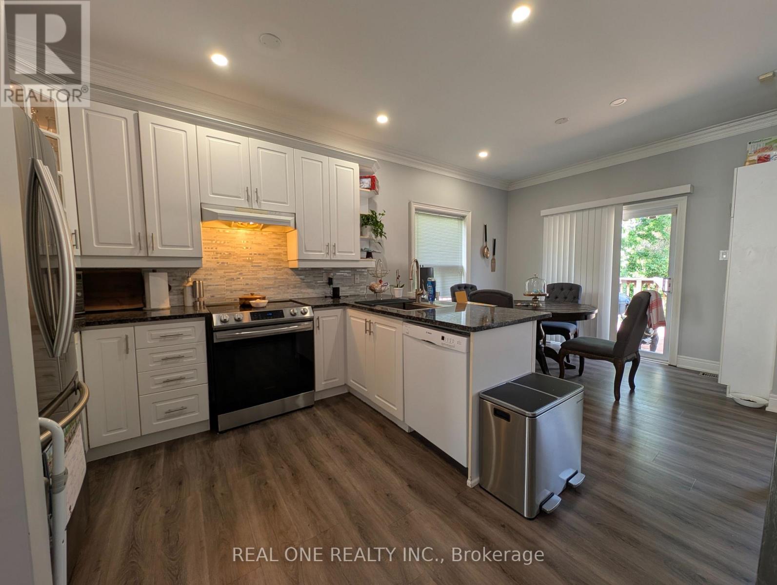 162 Golden Meadow Road N, Barrie, Ontario  L4N 8P2 - Photo 6 - S13423696