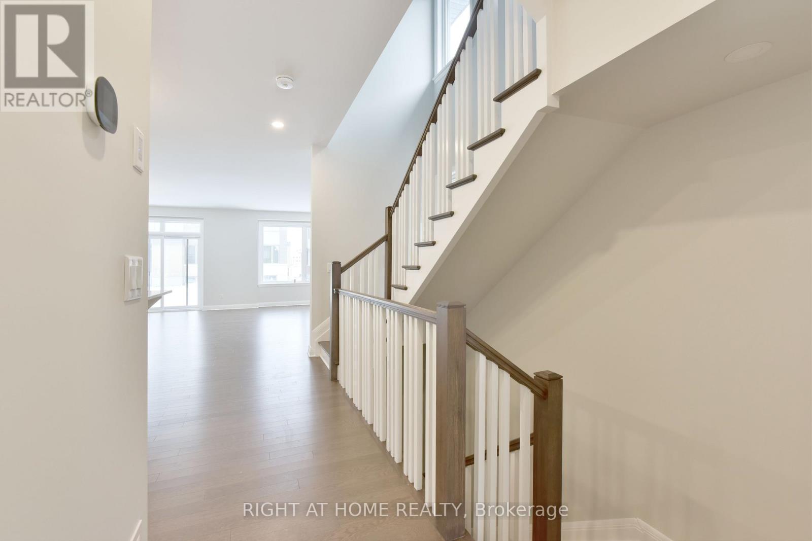 312 Wigwas Street, Ottawa, Ontario  K1K 5A1 - Photo 6 - X13435298