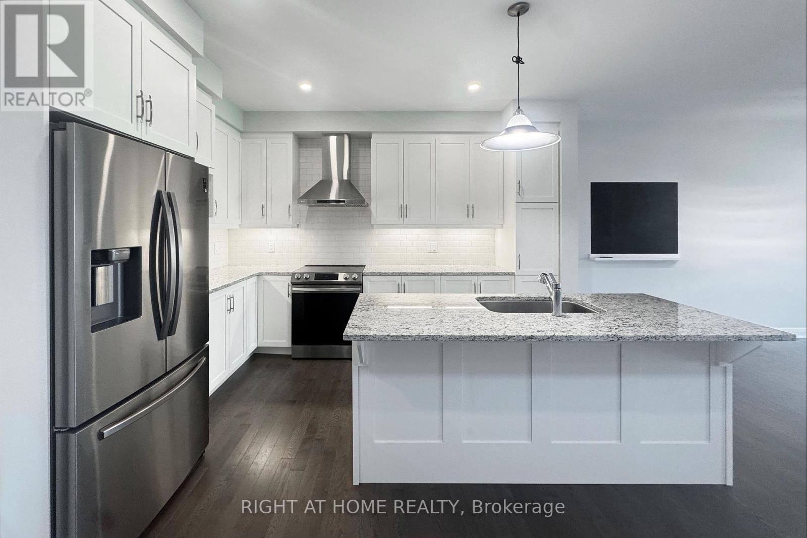 312 Wigwas Street, Ottawa, Ontario  K1K 5A1 - Photo 7 - X13435298