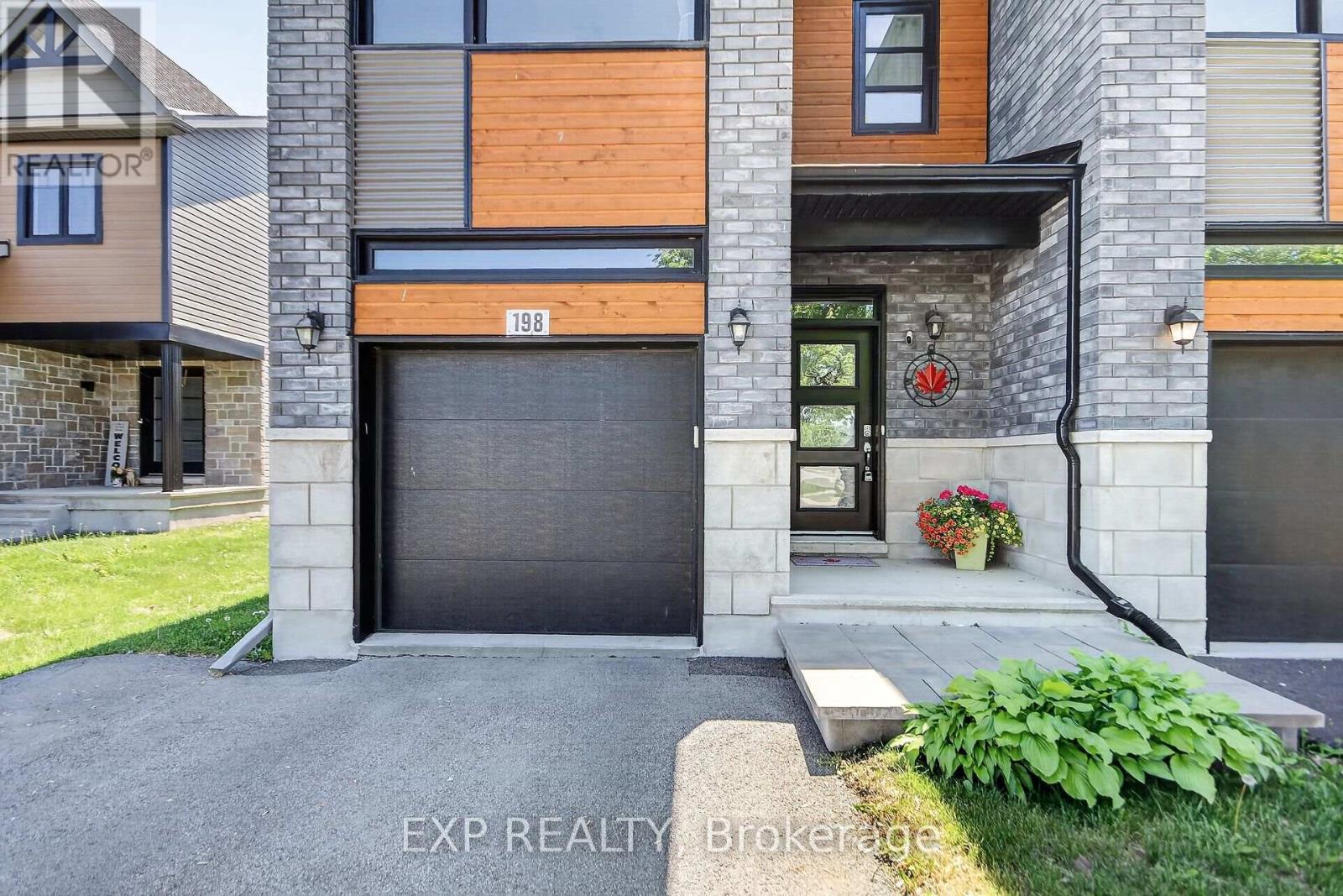198 St. Malo Place, Russell, Ontario  K0A 1W0 - Photo 2 - X13435316