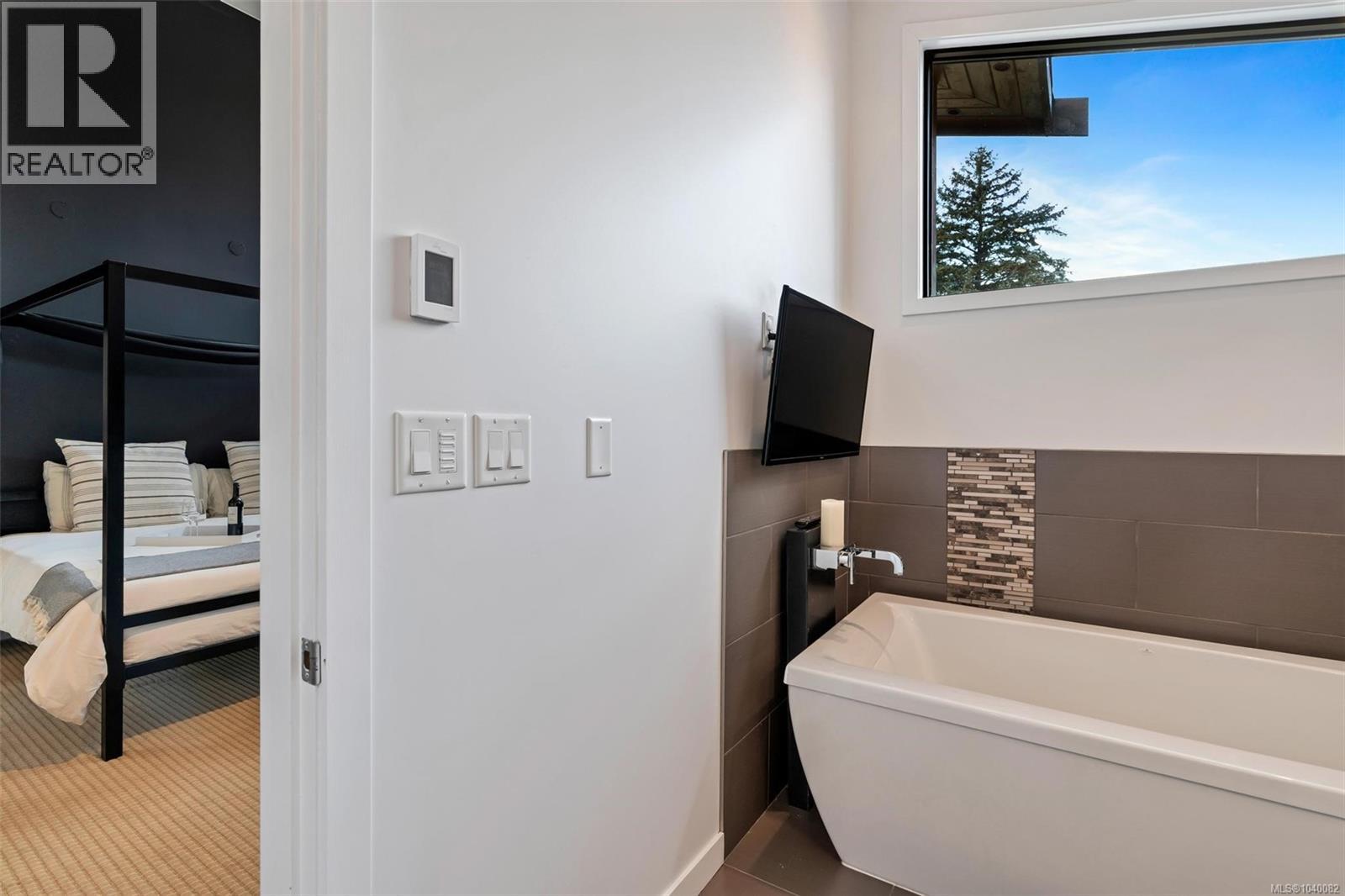 6897 Mckenna Crt, Central Saanich, British Columbia  V8M 1J2 - Photo 30 - 1040082