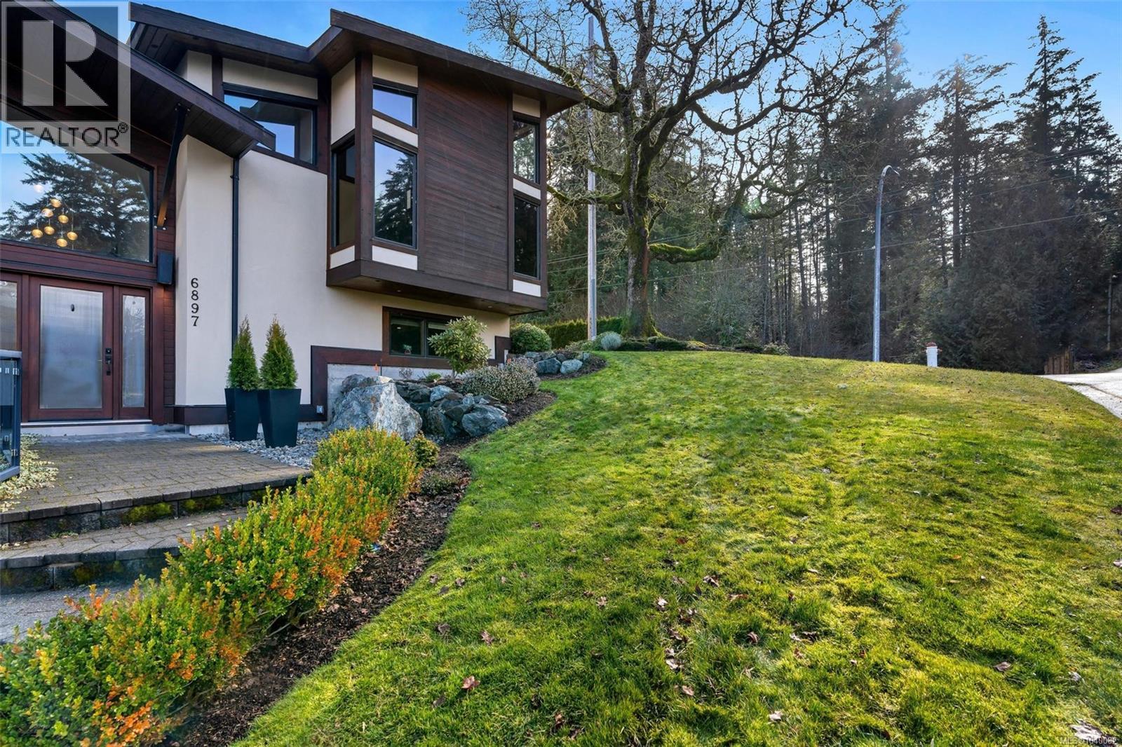 6897 Mckenna Crt, Central Saanich, British Columbia  V8M 1J2 - Photo 4 - 1040082