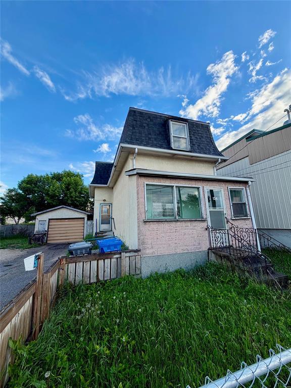 Point Douglas House for sale:  3 bedroom 1,092 sq.ft. (Listed 2026-05-07)